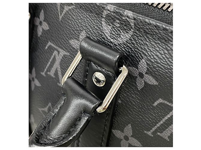 Bolsa Louis Vuitton Monogram Eclipse Reverse Keepall Bandoulière 25 - vista 9