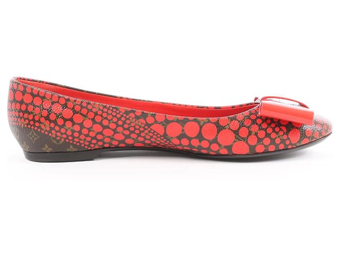 Louis Vuitton x Yayoi Kusama Bow 12 years Leather Polka Dot Ballet Flats in Red x Black, Size 38.5 EU - vista 3