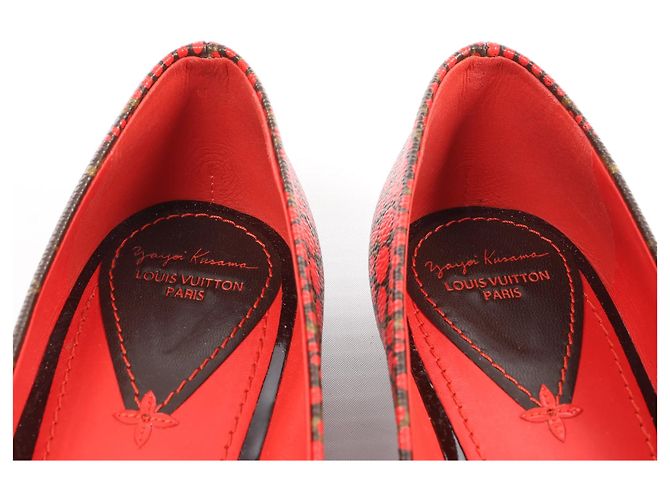 Louis Vuitton x Yayoi Kusama Bow 12 years Leather Polka Dot Ballet Flats in Red x Black, Size 38.5 EU - vista 6