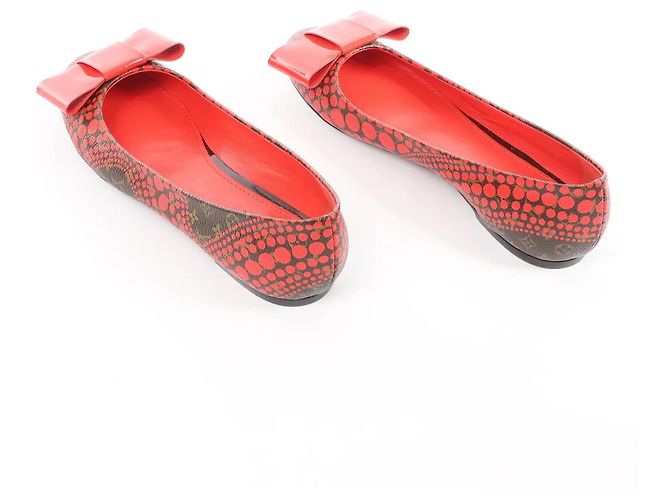 Louis Vuitton x Yayoi Kusama Bow 12 years Leather Polka Dot Ballet Flats in Red x Black, Size 38.5 EU - vista 8