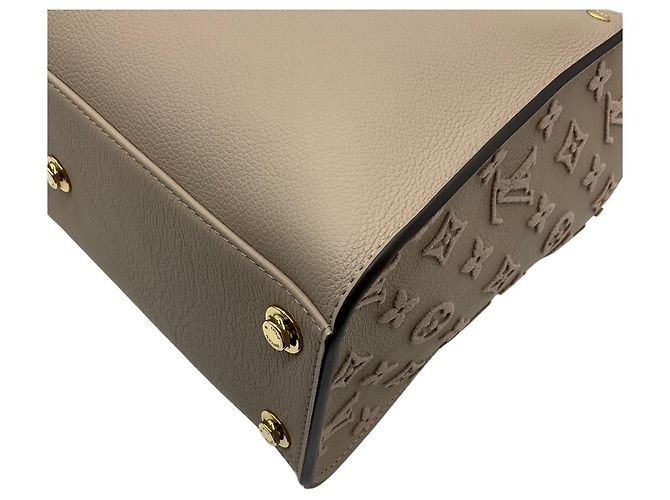 Bolsa Louis Vuitton On My Side MM Taupe / Ivory - vista 8