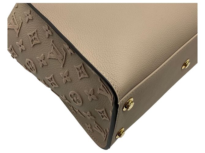 Bolsa Louis Vuitton On My Side MM Taupe / Ivory - vista 9