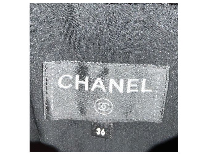 Chanel Schwarz-Multicolor 2022 Logo Stripe Strick-Minikleid mit CC-Logo-Knöpfen - Ansicht 4