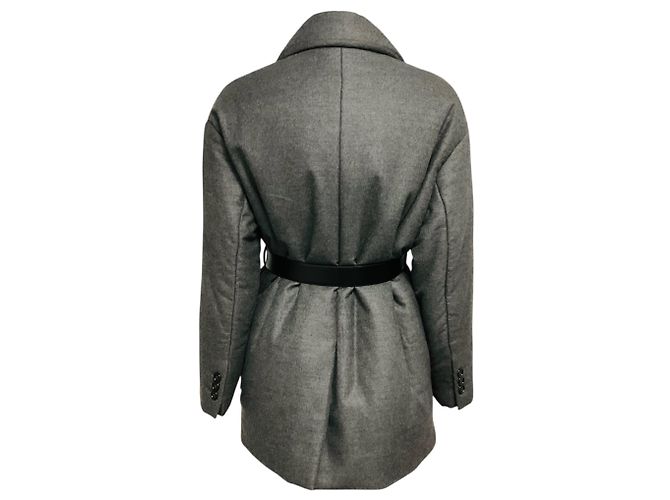 Prada gesteppte Caban-Jacke in Ardesia-Grau, einreihig, mit Gürtel und Logo-Plakette aus Kalbsleder - Ansicht 3