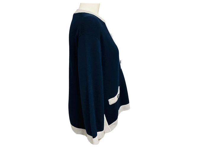 Chanel Airlines Collection 2016 Kaschmir Strickpullover in Marineblau / Grau mit CC-Logo Knöpfen - Ansicht 2