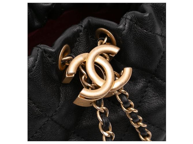 Borsa bucket con coulisse Chanel Mini Quilted Calfskin About Pearls Nera - vista 7