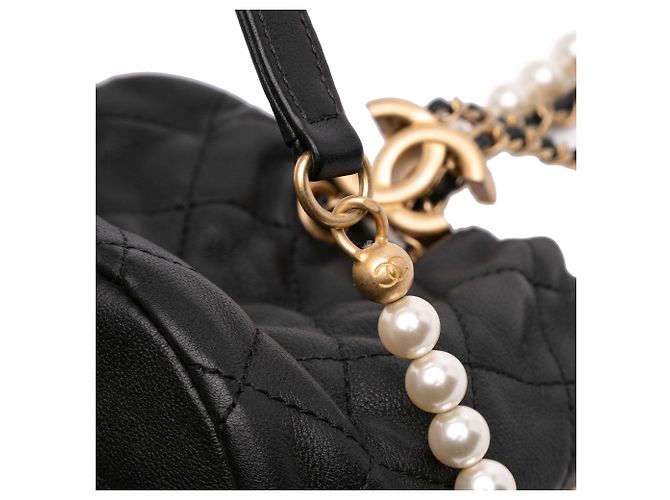 Borsa bucket con coulisse Chanel Mini Quilted Calfskin About Pearls Nera - vista 8