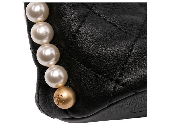 Borsa bucket con coulisse Chanel Mini Quilted Calfskin About Pearls Nera - vista 9