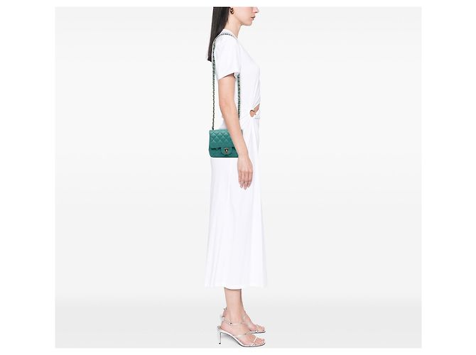 Sac bandoulière Chanel Mini Square Classic en agneau vert à rabat unique - vue 7