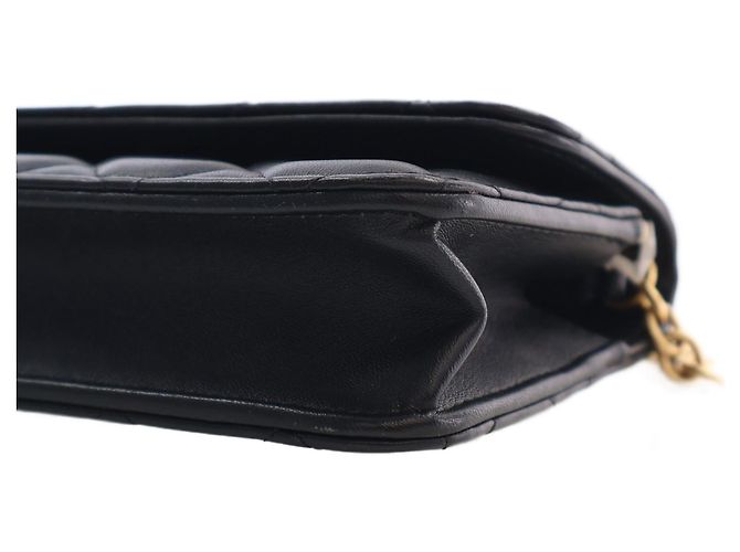 Borsa a tracolla Wallet On Chain Chanel CC in pelle d'agnello matelassé smaltata e perle, nera Nero - vista 14