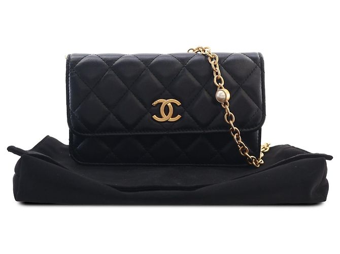 Borsa a tracolla Wallet On Chain Chanel CC in pelle d'agnello matelassé smaltata e perle, nera Nero - vista 6