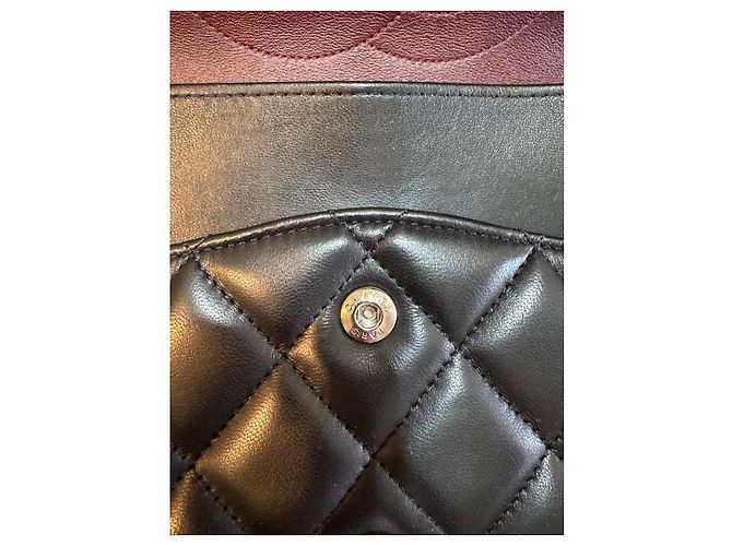 Timeless Bolsa de ombro Chanel Jumbo em pele de cordeiro acolchoada preta, seminova - vista 10