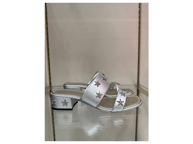 Mules Chanel in pelle argento con stella e cristalli EU 39 usate - vista 2