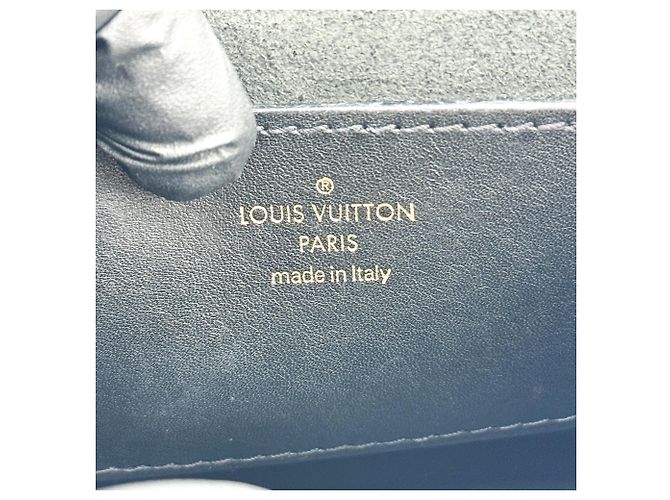 Louis Vuitton New Wave Multi Pochette de piel acolchada - vista 6