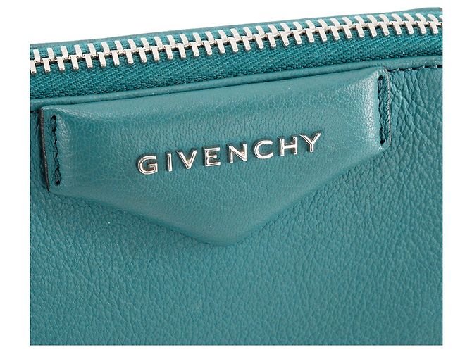GIVENCHY - Givenchy Antigona Nano Schultertasche aus blauem genarbtem Leder - Ansicht 5