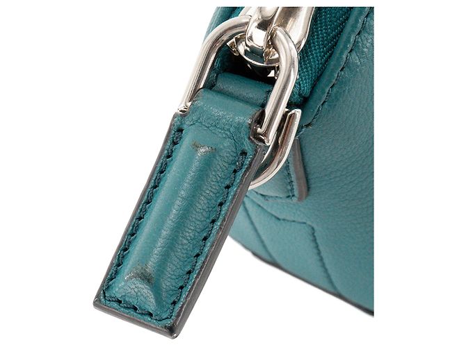 GIVENCHY - Givenchy Antigona Nano Schultertasche aus blauem genarbtem Leder - Ansicht 6