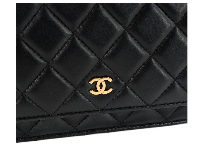 CHANEL - Bolsa de ombro Wallet On Chain Classic/Timeless Chanel em couro liso preto - vista 5