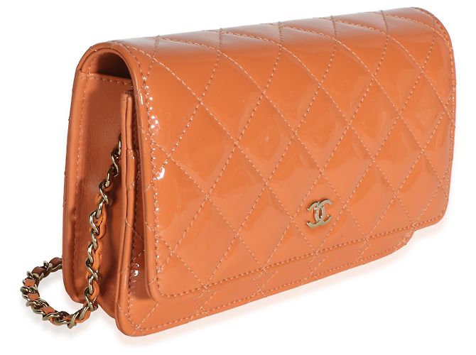 Portafoglio Chanel Classic Wallet On Chain in vernice matelassé arancione scuro - vista 4
