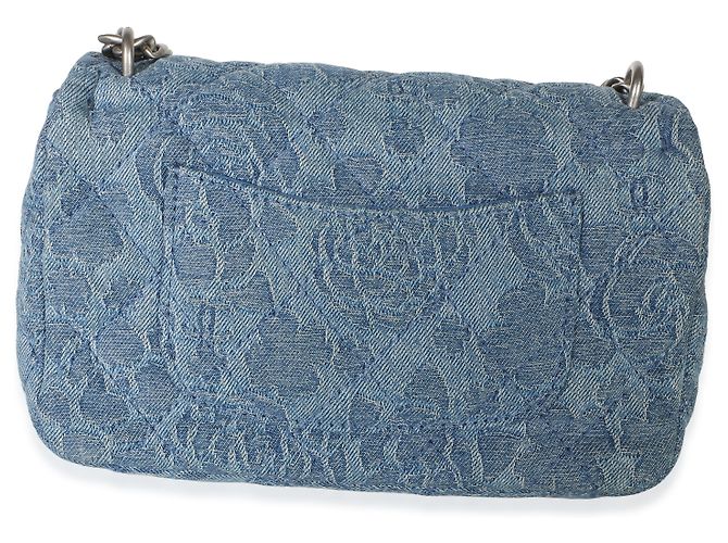 Gabrielle Borsa Mini Flap Chanel in denim blu trapuntato con Camelia e cuore - vista 2