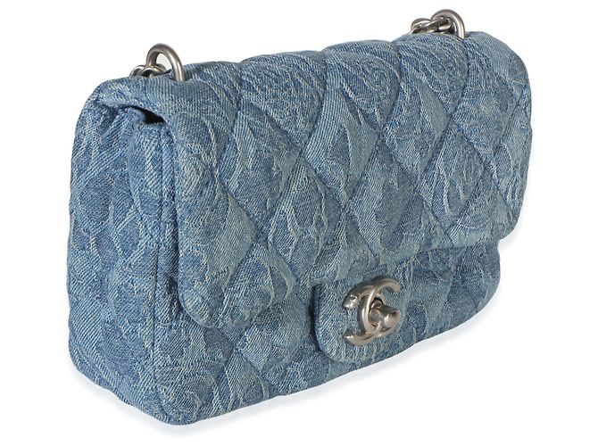 Gabrielle Borsa Mini Flap Chanel in denim blu trapuntato con Camelia e cuore - vista 3