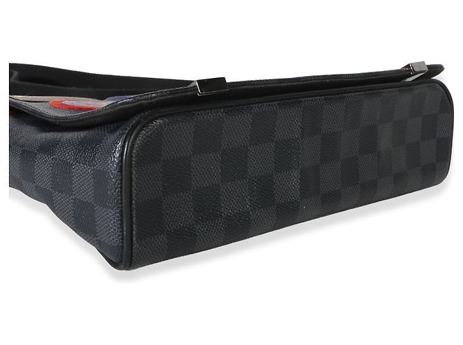 Louis Vuitton Damier Graphite Canvas Alps District PM Schwarz - Ansicht 7