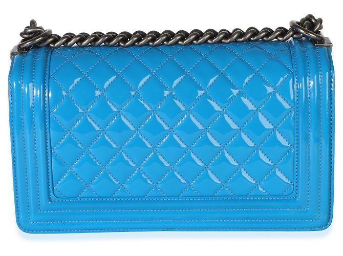 Borsa Chanel Boy Old Medium in vernice matelassé blu - vista 2