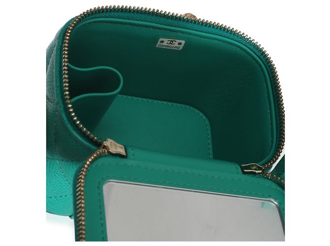Beauty case Chanel Green Quilted Caviar Sweetheart con catena Verde - vista 5