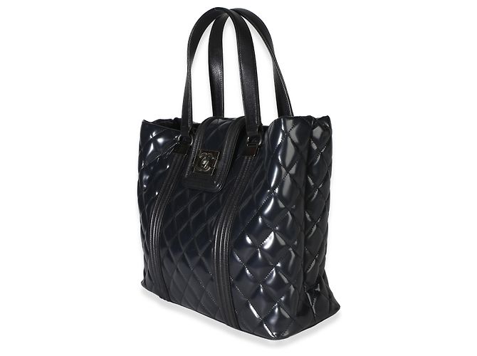 Borsa Shopping Chanel Boy in vernice matelassé blu navy - vista 3