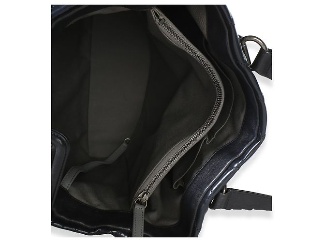 Borsa Shopping Chanel Boy in vernice matelassé blu navy - vista 5