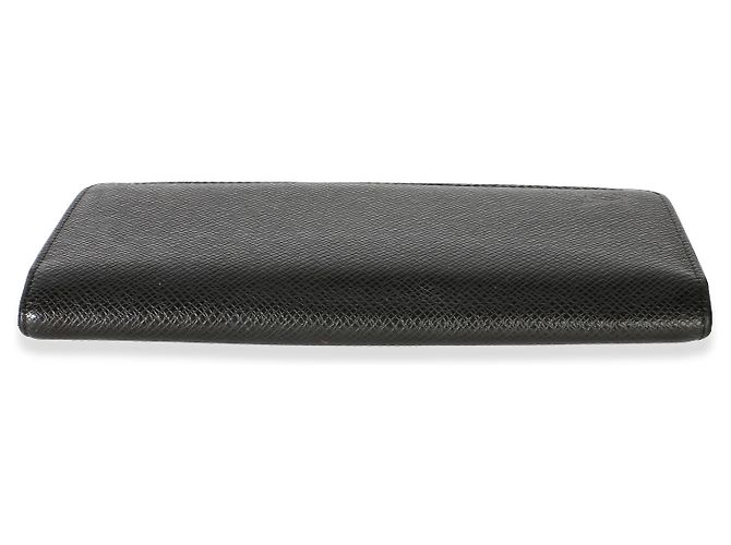 Cartera Louis Vuitton Brazza en Taiga negro - vista 2