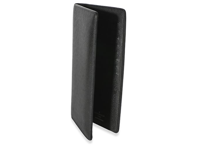 Cartera Louis Vuitton Brazza en Taiga negro - vista 3