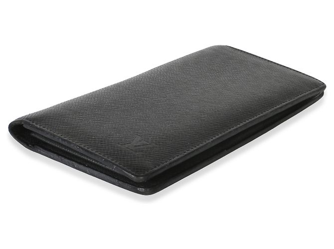 Cartera Louis Vuitton Brazza en Taiga negro - vista 5