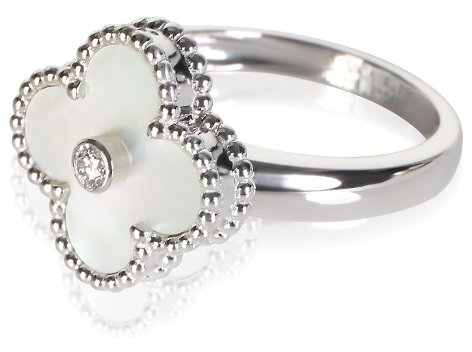 Van Cleef & Arpels Vintage Alhambra Ring aus Weißgold, Perlmutt und Diamanten - Ansicht 3