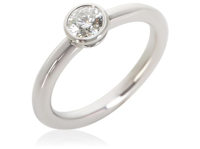 Tiffany & Co. 0.38 ct Round Brilliant Diamond Bezet Solitär-Verlobungsring - Ansicht 2