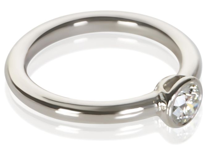 Tiffany & Co. 0.38 ct Round Brilliant Diamond Bezet Solitär-Verlobungsring - Ansicht 3