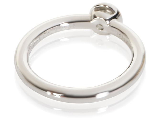 Tiffany & Co. 0.38 ct Round Brilliant Diamond Bezet Solitär-Verlobungsring - Ansicht 4