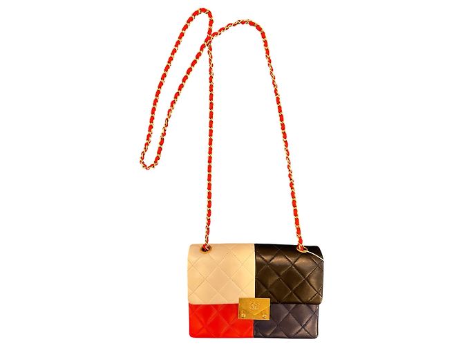 2016 Chanel Quilted Lambskin Colorblock Pagoda Flap - vista 2