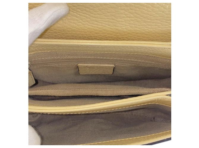 Gucci Interlocking Schultertasche aus Leder - Ansicht 9