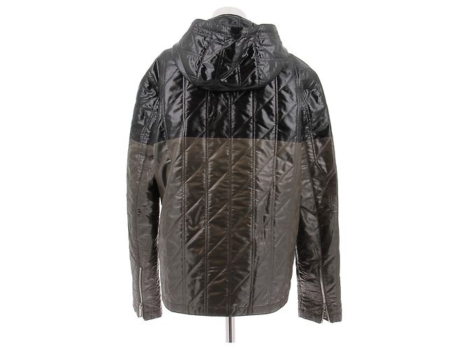 Hermès Gesteppte Kapuzenjacke in Schwarz und Khaki - Ansicht 2