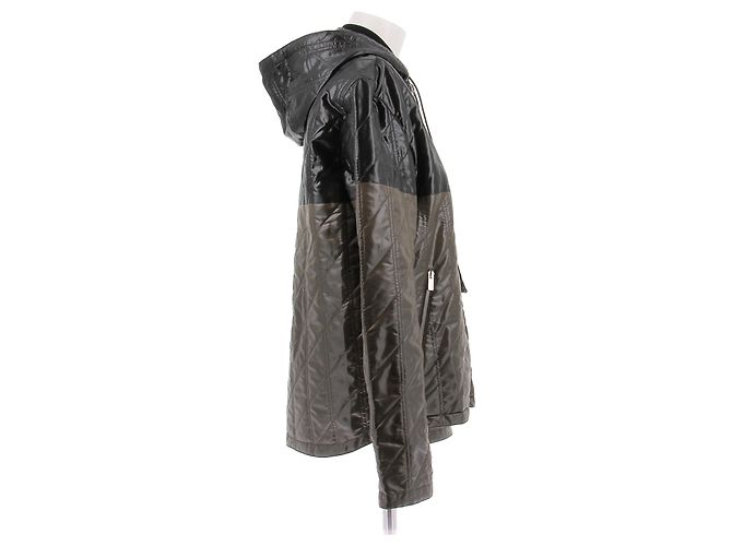 Hermès Gesteppte Kapuzenjacke in Schwarz und Khaki - Ansicht 3