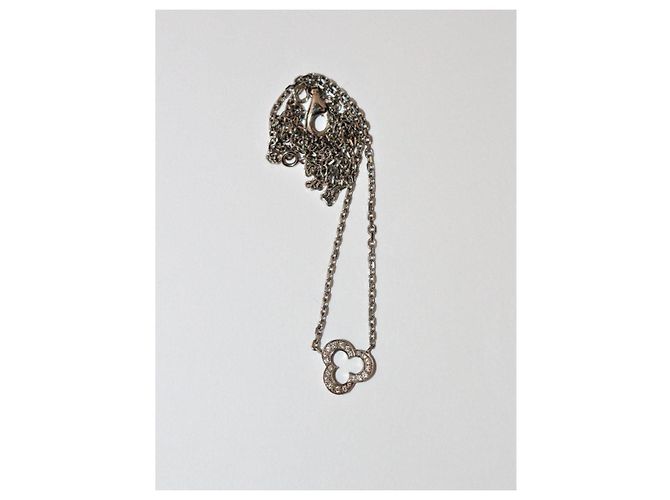 Collana Chanel Camelia in oro bianco e diamanti - vista 3