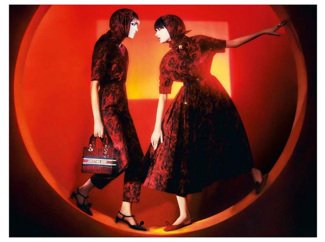 Verschwommene rosa Taffeta-Midirock Christian Dior Herbst 2021 - Ansicht 2