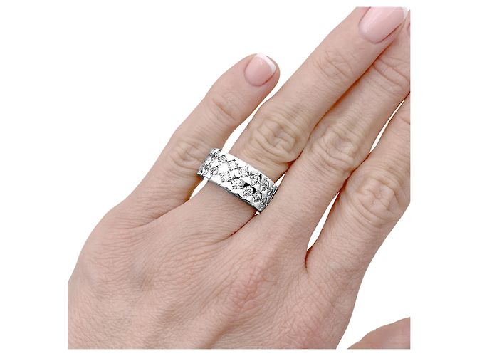 Anillo Boucheron, oro blanco y diamantes. - vista 5