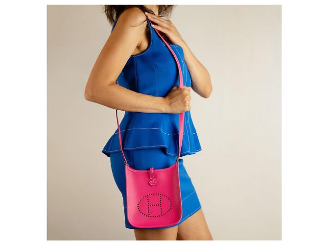 Hermès Evelyne 16 TPM Epsom Leather Hobo Crossbody Rose Tyrien - vista 2