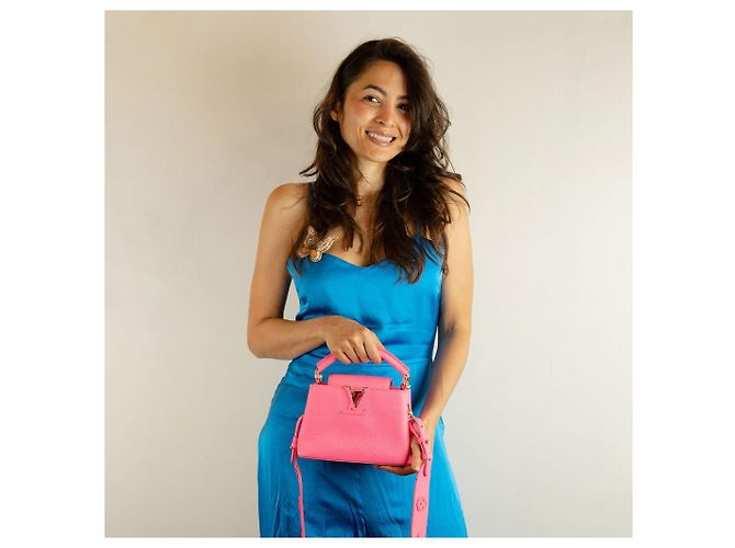 Louis Vuitton Borsa a mano Capucines Mini in pelle di vitello Rosa - vista 2