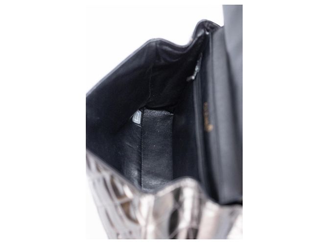 CHANEL Vintage Double/Two Face Maxi 30 – Pelle verniciata nera – Hardware annerito – All Black - vista 18