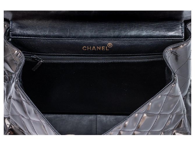 CHANEL Vintage Double/Two Face Maxi 30 – Pelle verniciata nera – Hardware annerito – All Black - vista 20