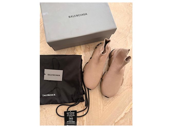 Balenciaga Speed Graffiti Sneakers - vista 2