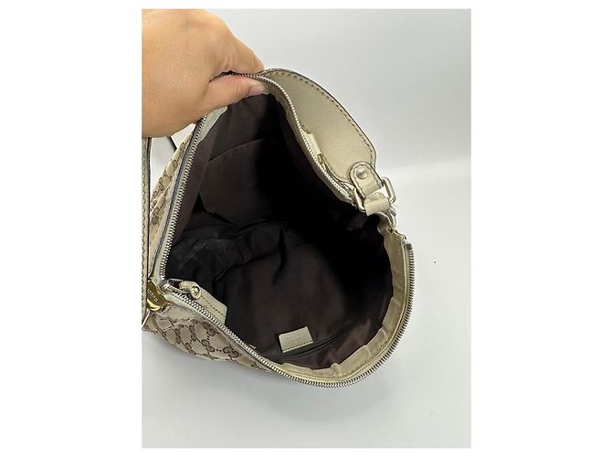 Gucci Sukey Borsa Hobo in Tela Monogramma GG - vista 14