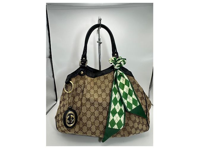 Gucci Sukey GG Monogramm Canvas Handtasche - Ansicht 2